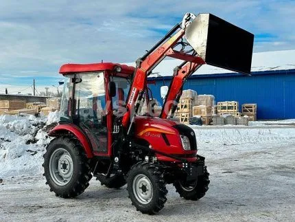 Трактор Dongfeng DF-404C G2 с кабиной с фронтальным погрузчиком