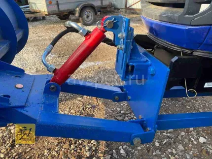 Трактор Lovol TE 244 HT с отвалом