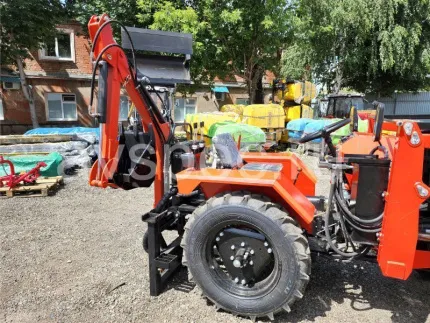 Экскаваторно-погрузочный комплекс на базе Минитрактора Уралец-224 (4×4)